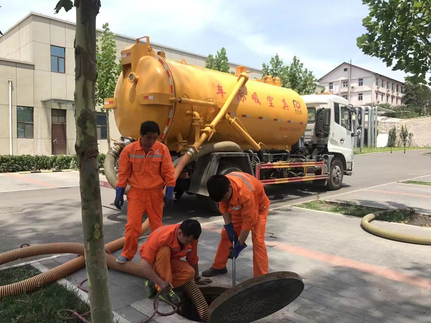 武强化粪池清理与5-8吨吸粪车施工效率分析